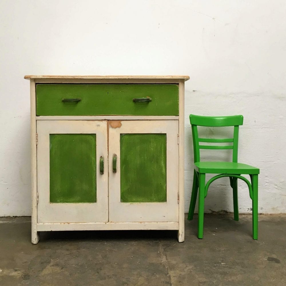 Groene onderkast of commode