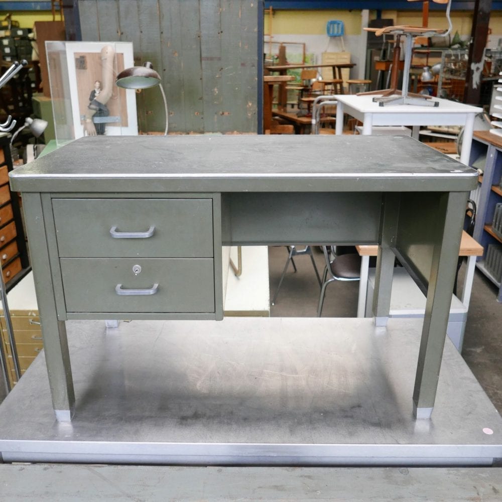 Metalen bureau Gispen