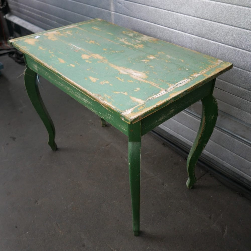 groene houten tafel