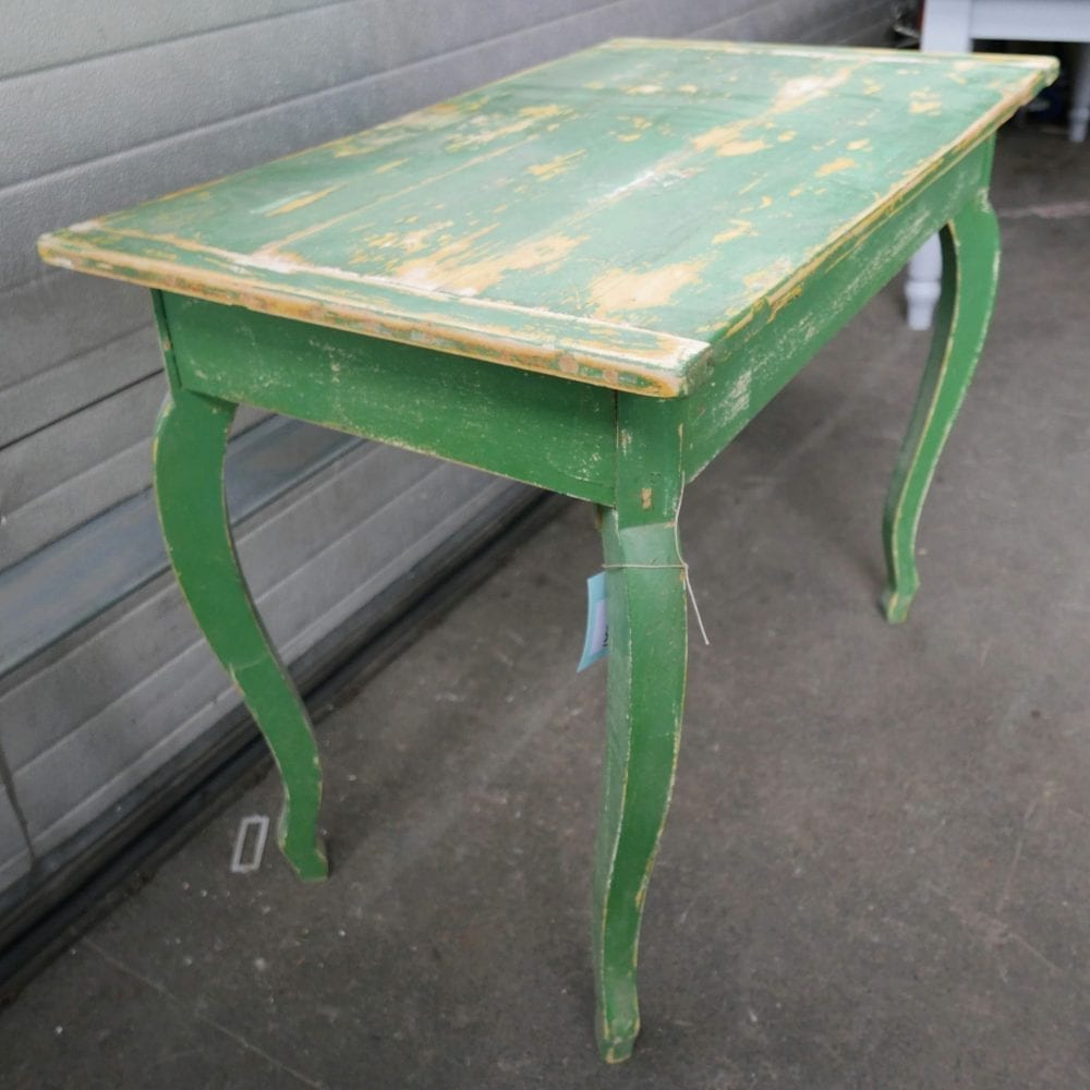 groene houten tafel