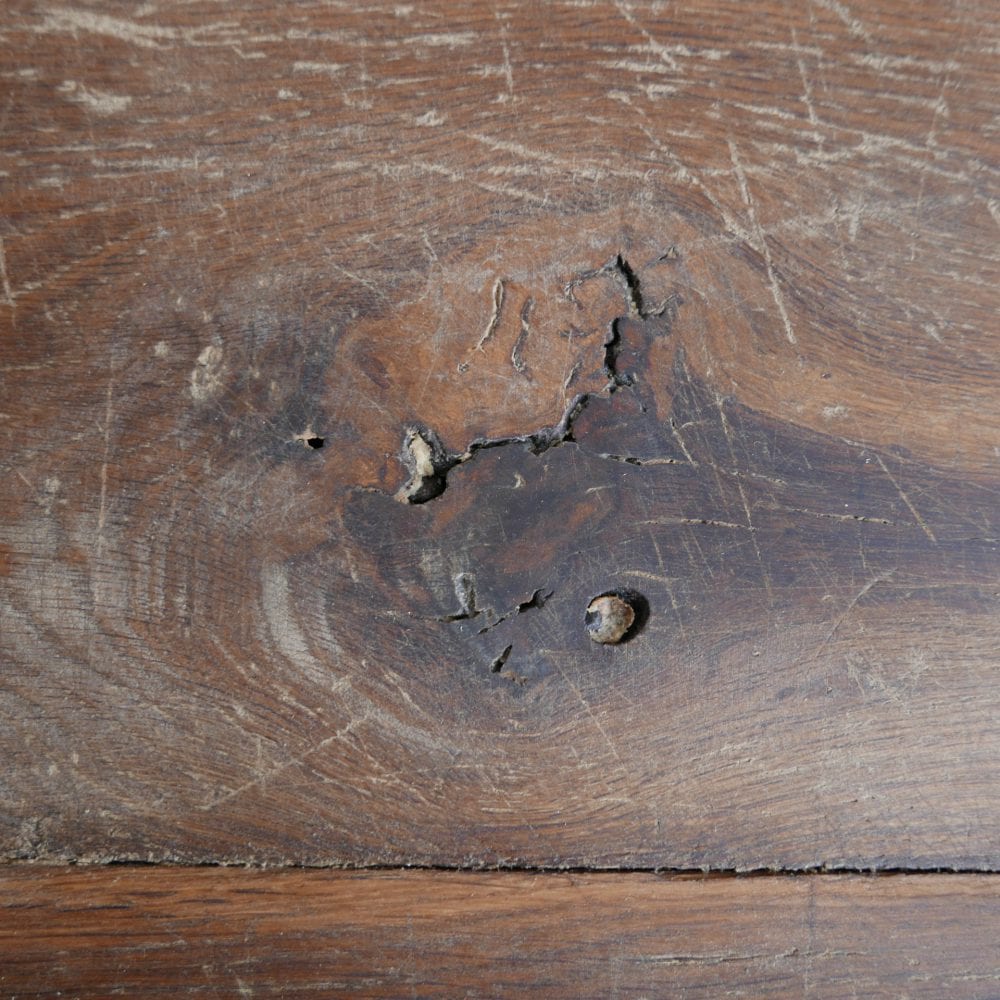 Industriële tafel met dik houten blad