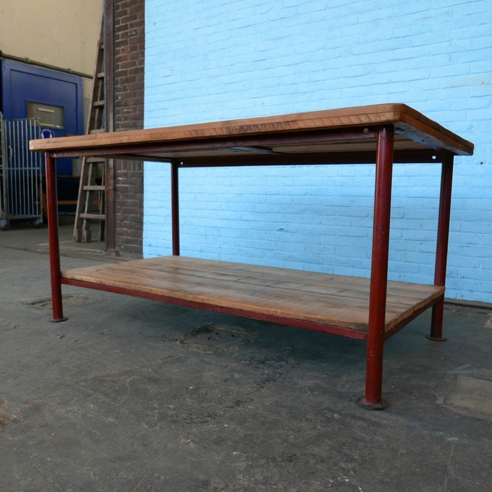 Industriële tafel met onderblad