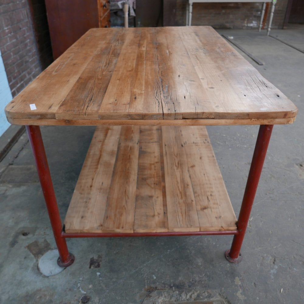 Industriële tafel met onderblad