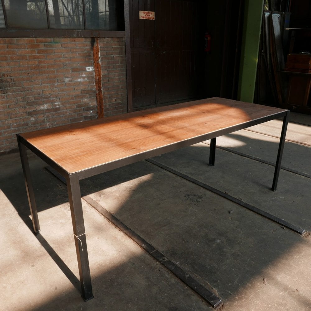 Industriële tafel