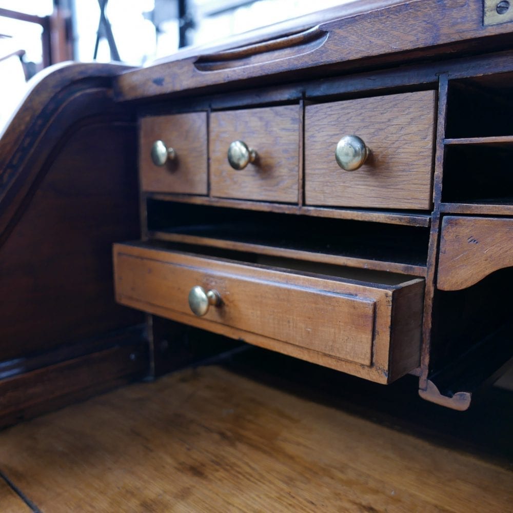 houten secretaire met rolklep