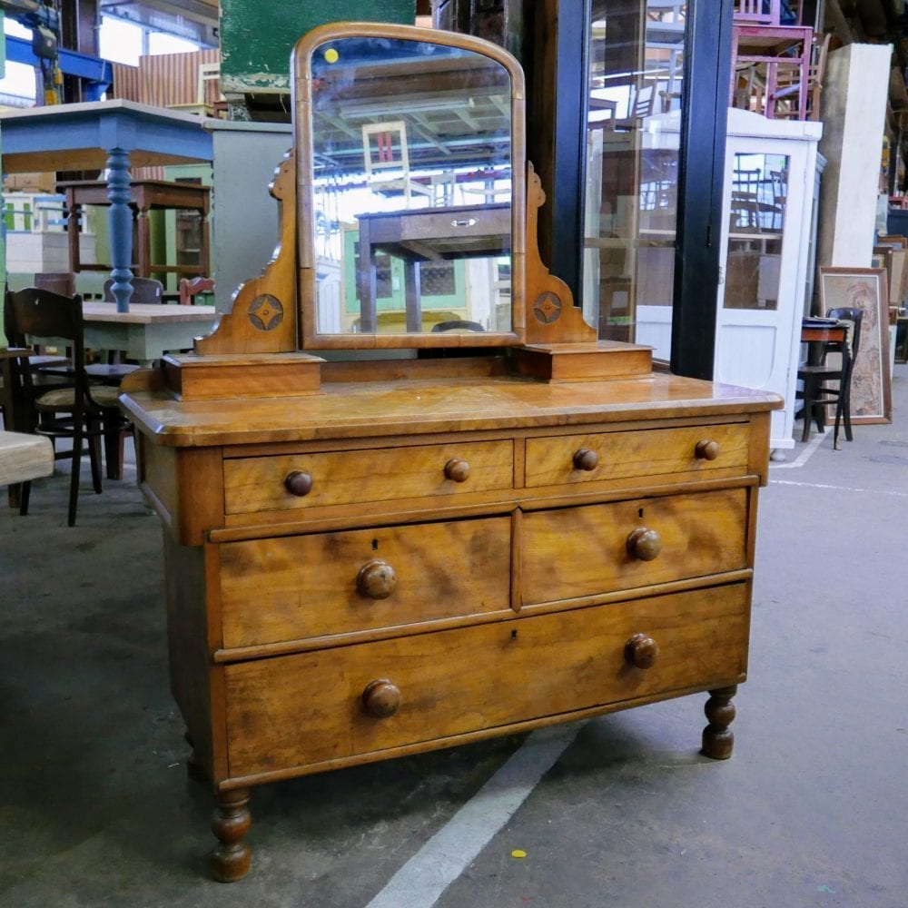 Houten kapmeubel commode