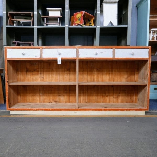 Oranje-wit dressoir