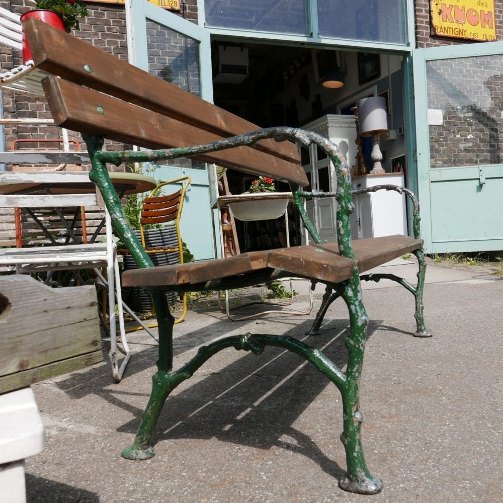 Groen metalen tuinbank met hout