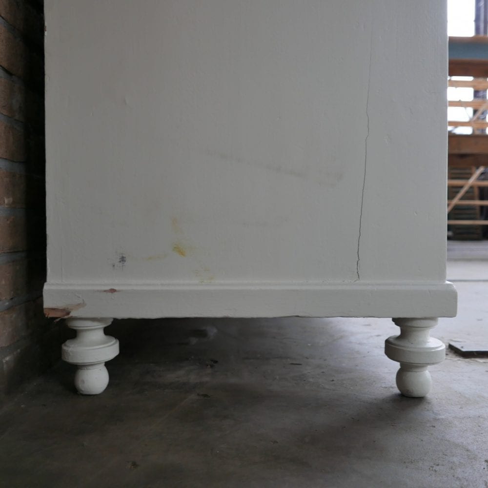 witte houten brocante commode