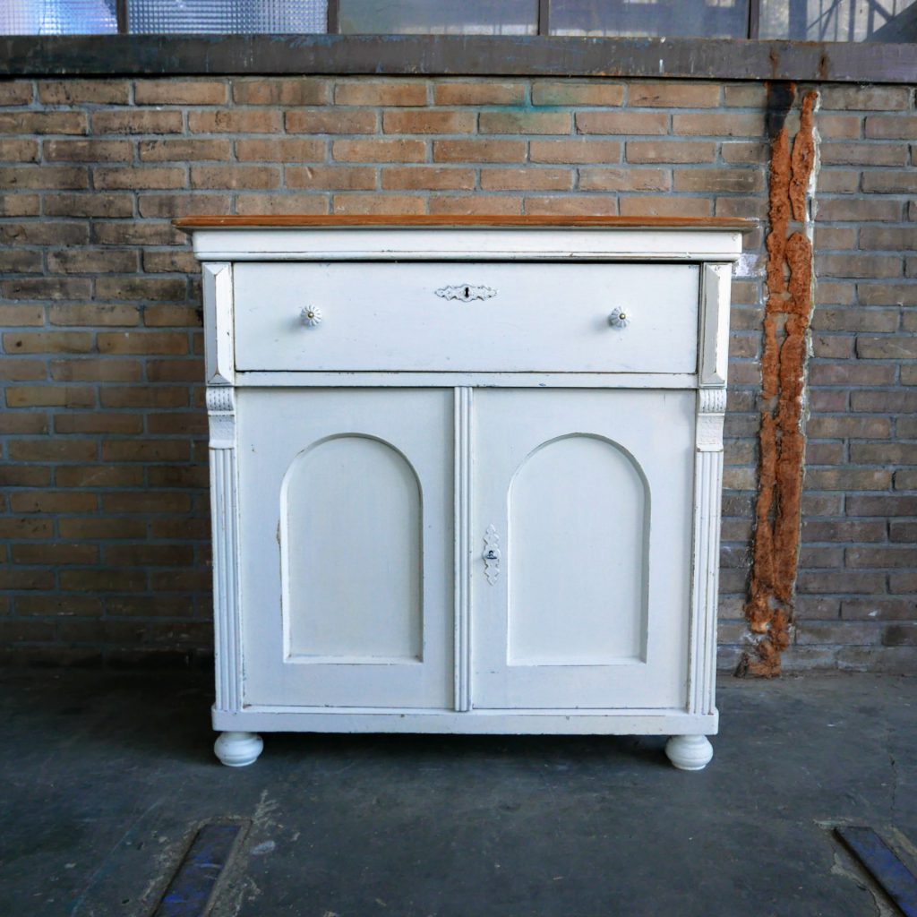 Brocante witte commode » Van Dijk &amp; Ko