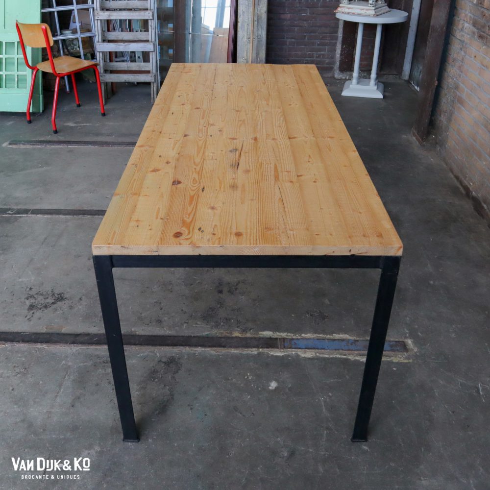 Industriële tafel