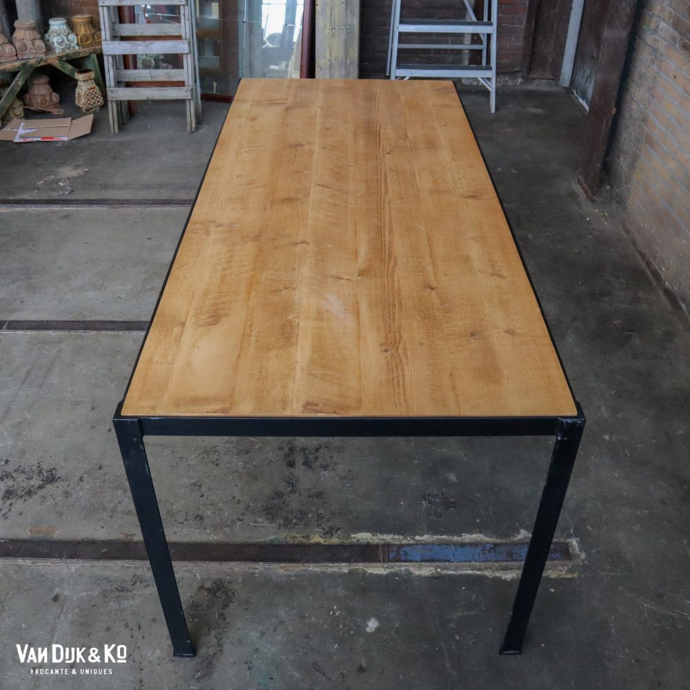 Industriële tafel