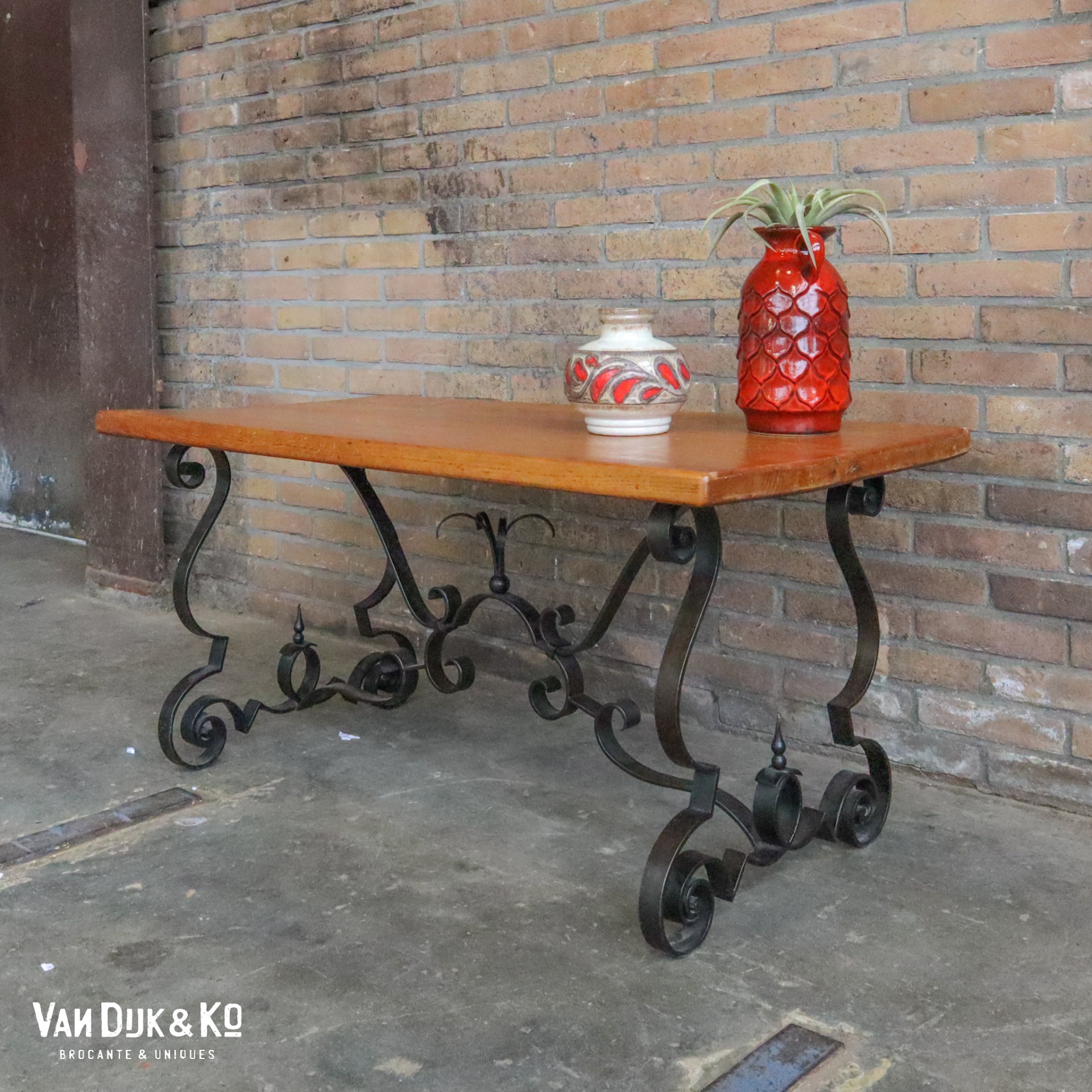 Grens verzending Downtown Vintage salontafel » Van Dijk & Ko