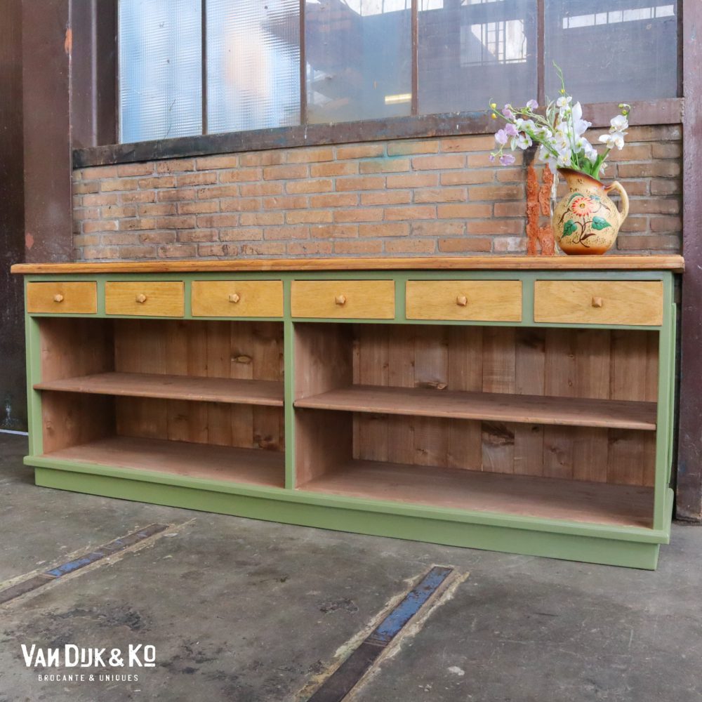 Olijfgroen open dressoir