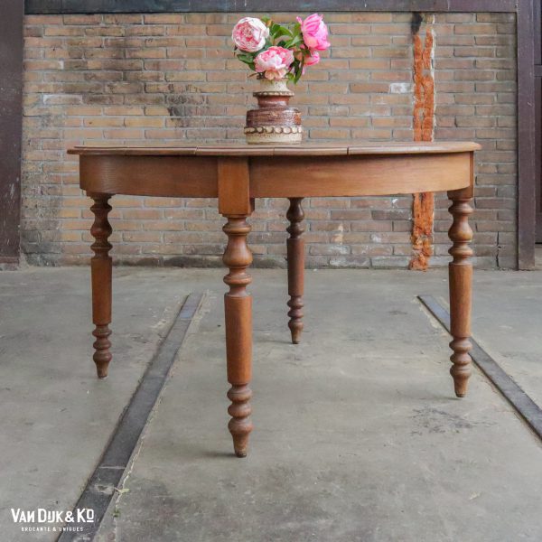 Antieke ronde tafel