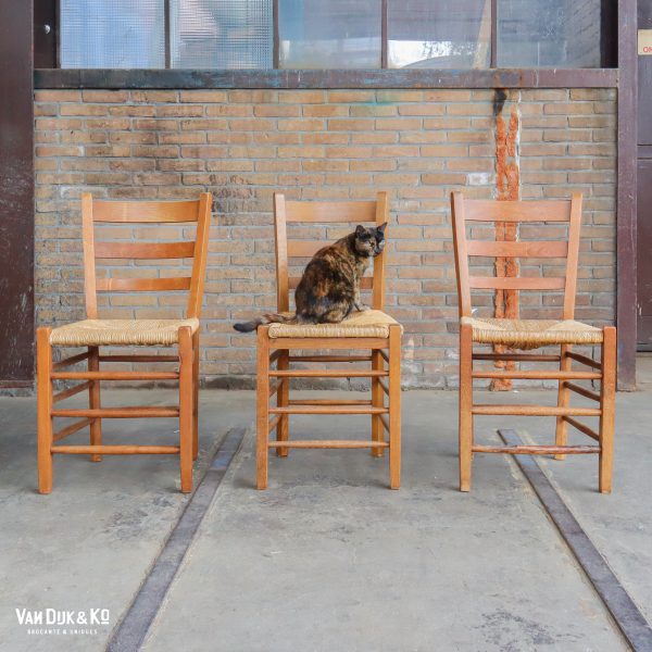 Vintage stoelen met rieten zitting