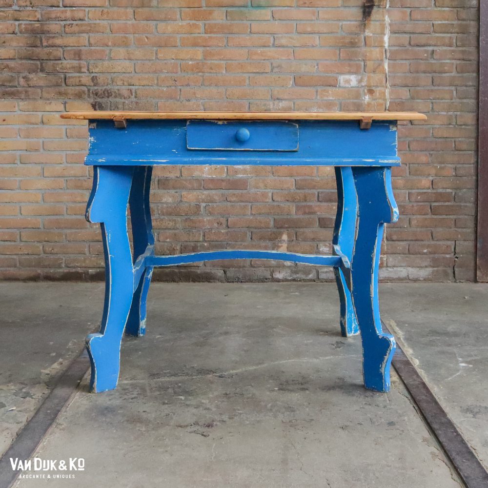 Brocante bureautje met blauw onderstel