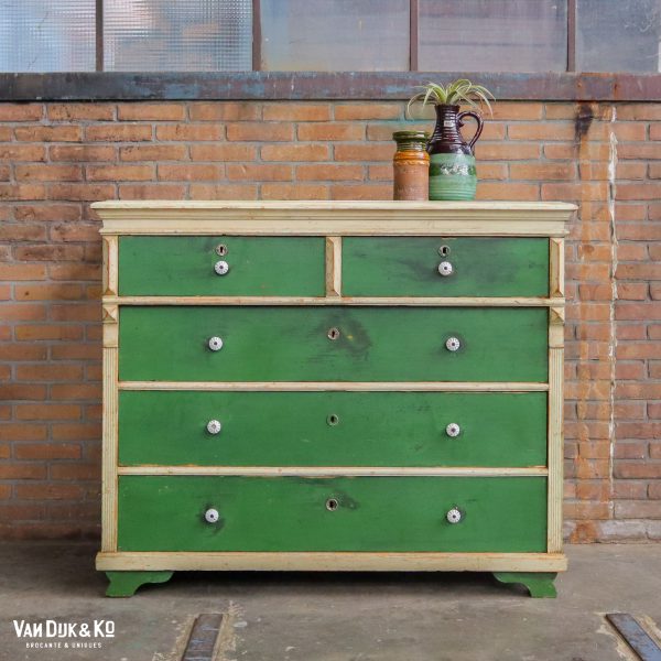 Groene commode