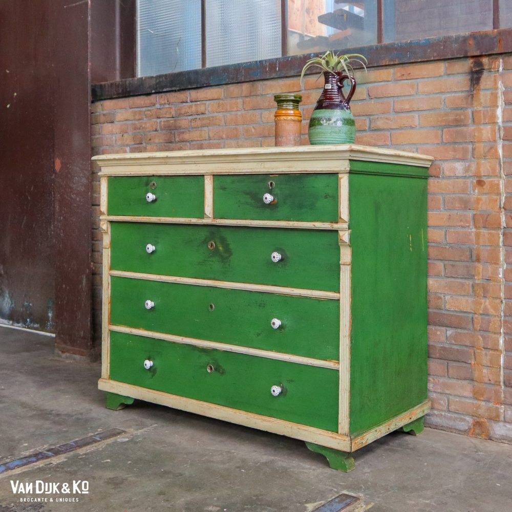 Groene commode