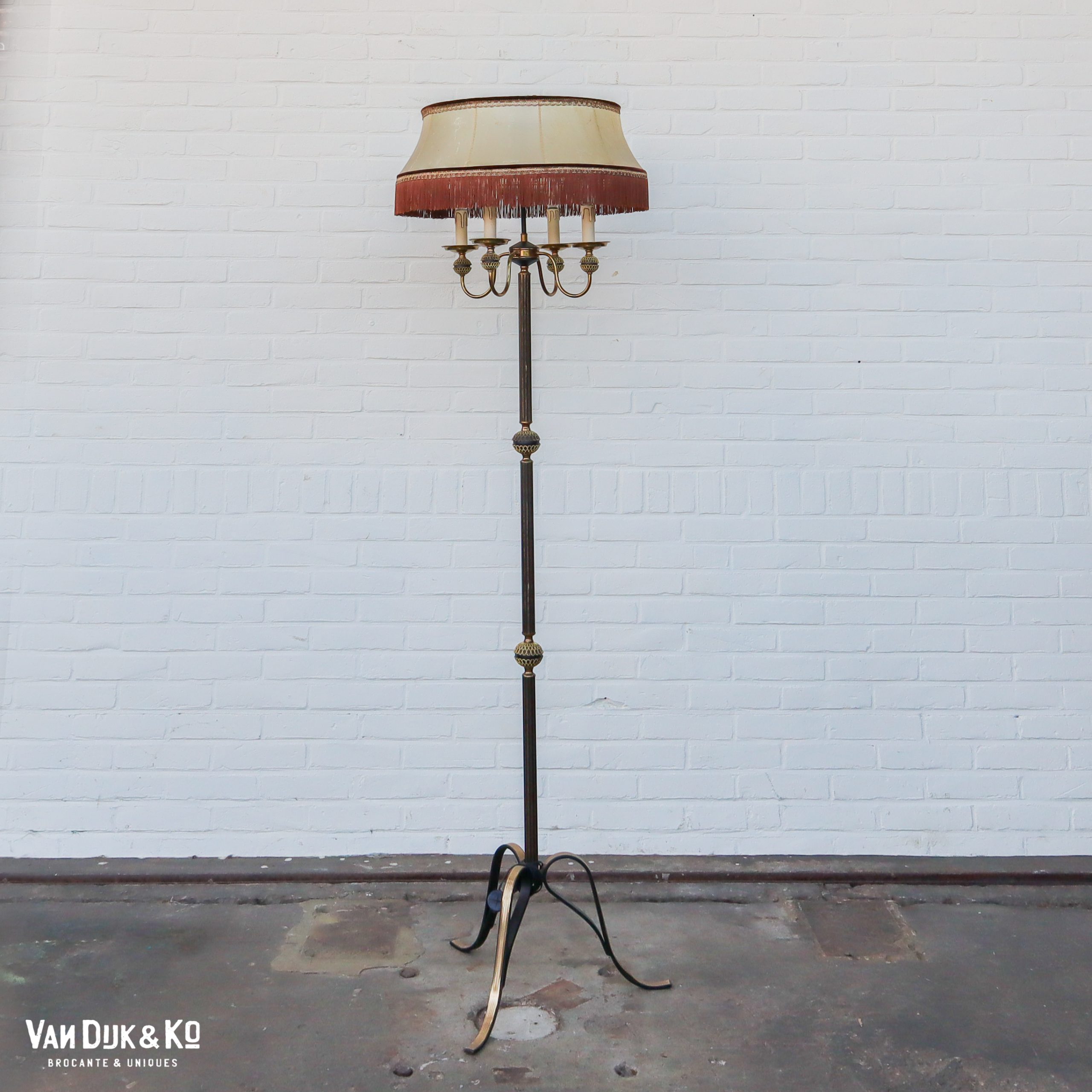 Grommen uitbreiden slagader Vintage vloerlamp » Van Dijk & Ko