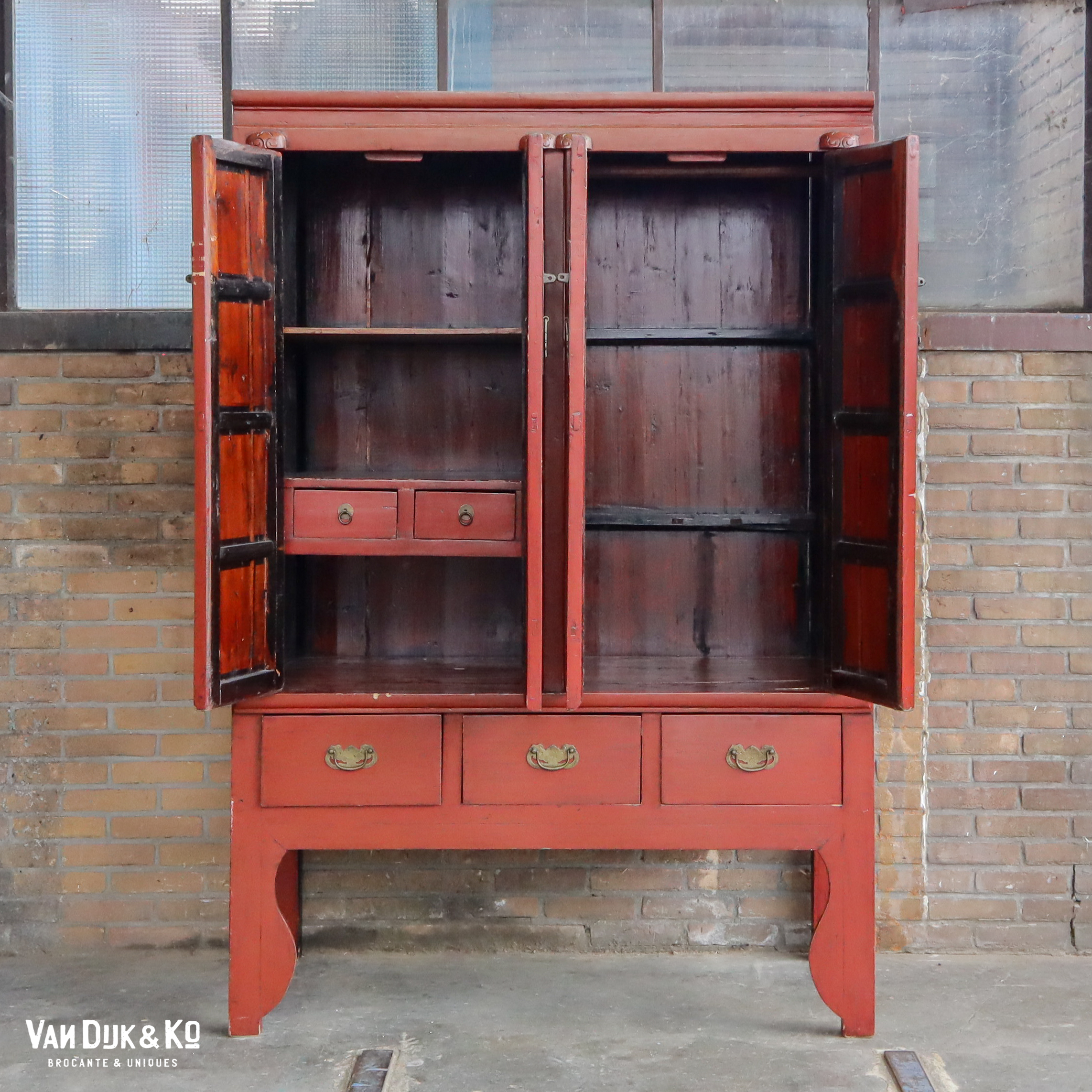 adelaar bouwer Darmen Antieke Chinese kledingkast » Van Dijk & Ko