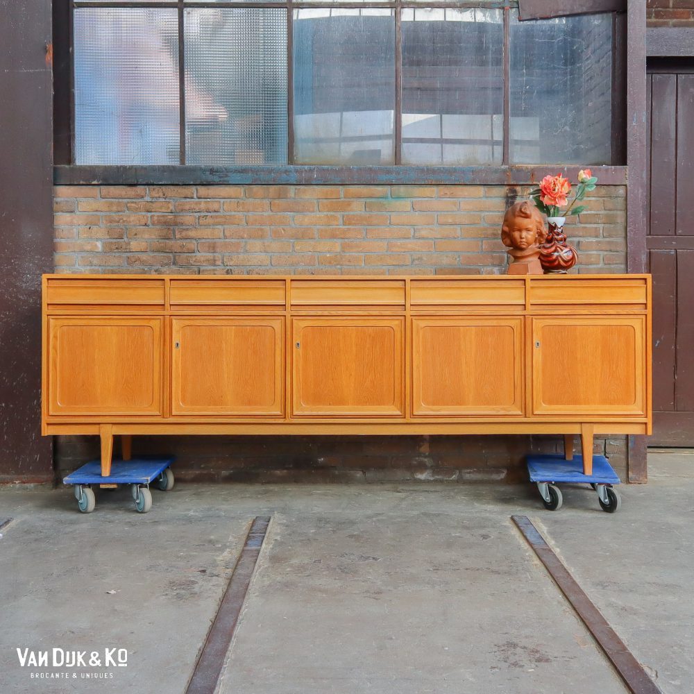 Vintage dressoir