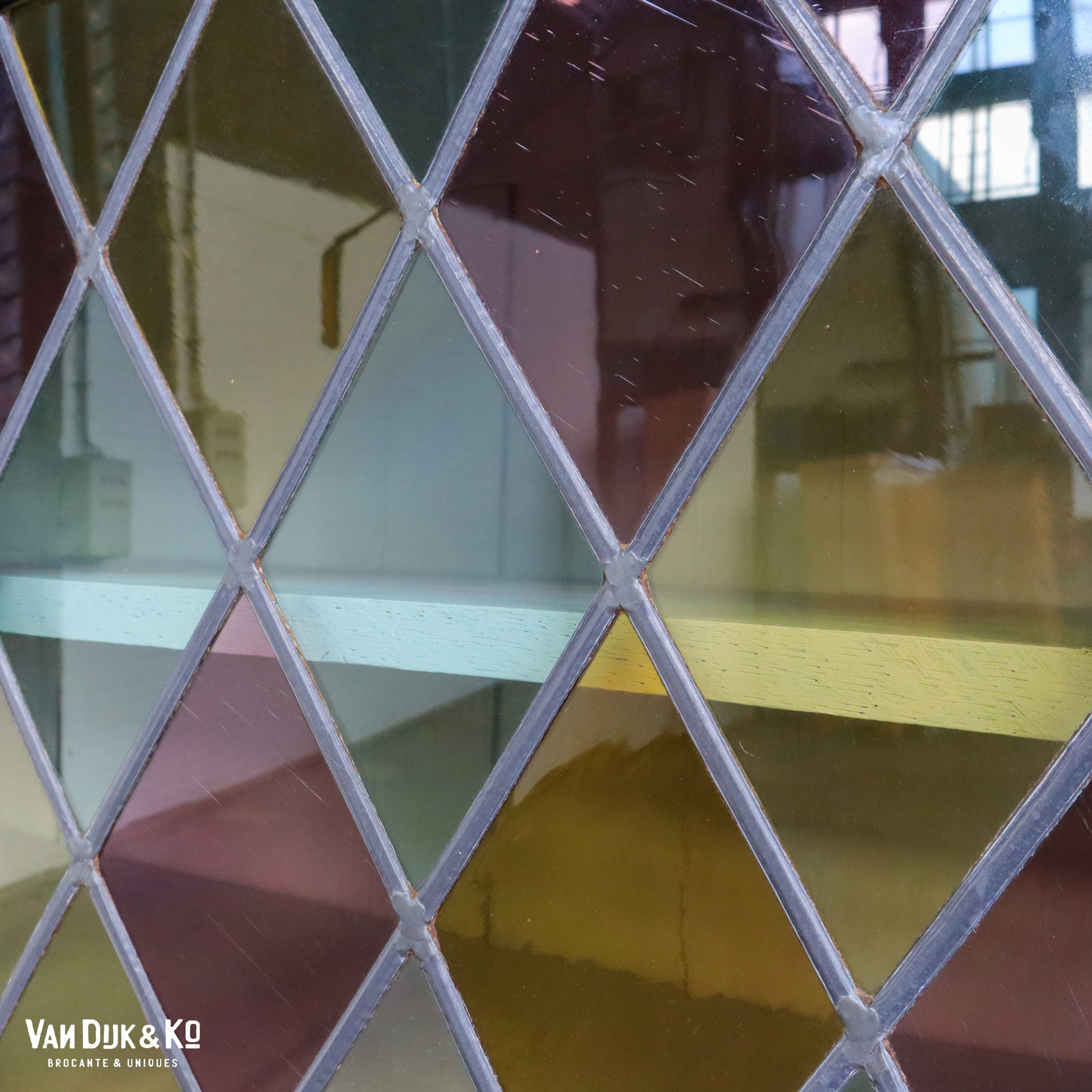 Laatste Cokes Classificatie Antieke vitrinekast met glas in lood » Van Dijk & Ko