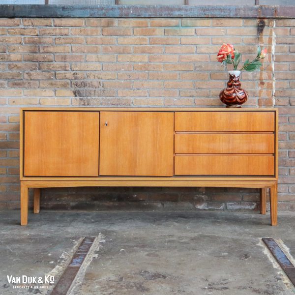 Vintage dressoir