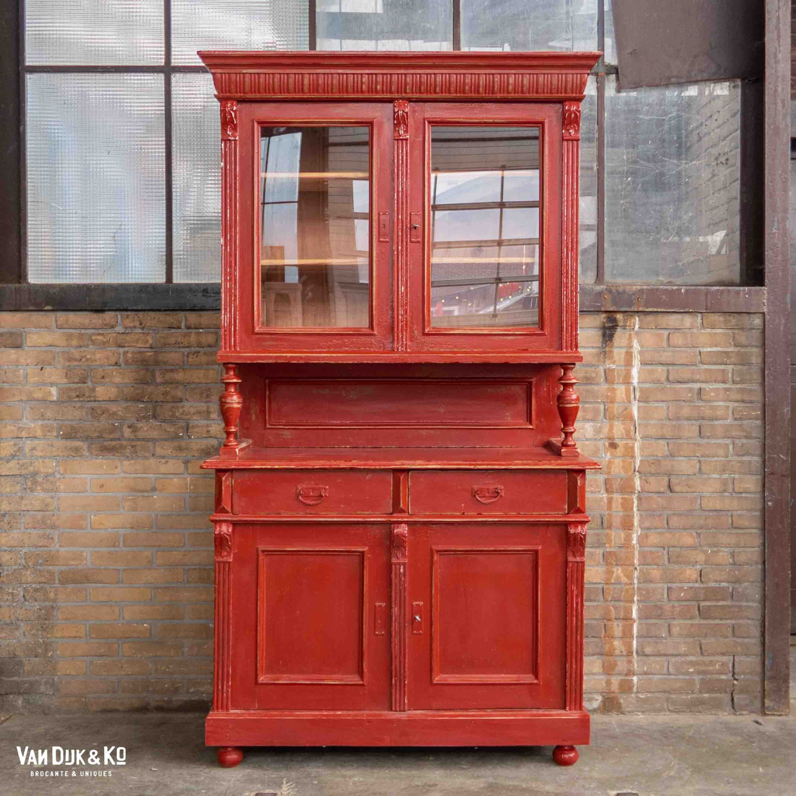 eerste Emotie blok Rode buffetkast » Van Dijk & Ko