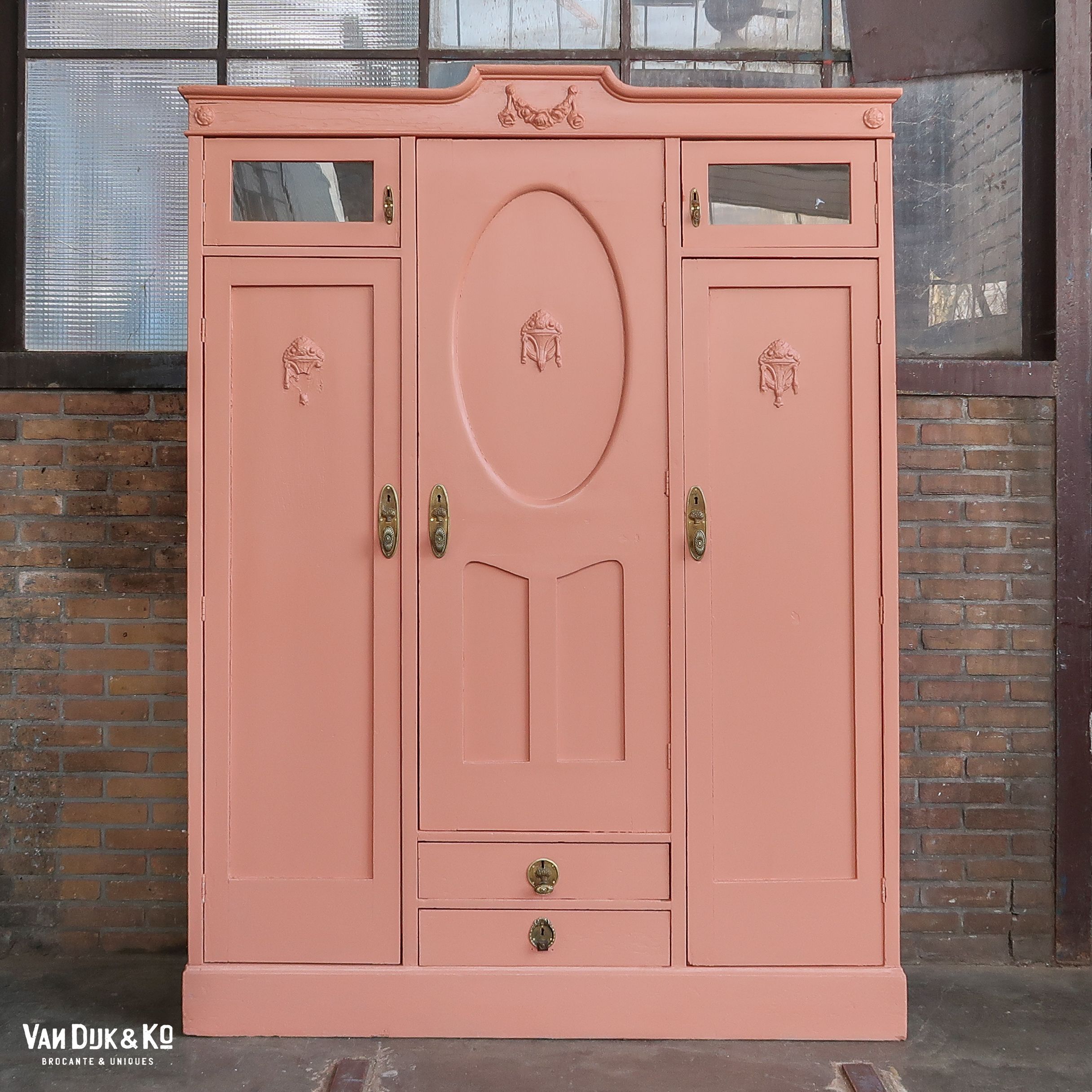 roze kledingkast » Van Dijk Ko