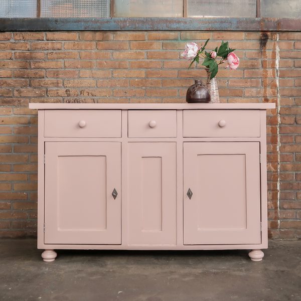 Brocante roze dressoir