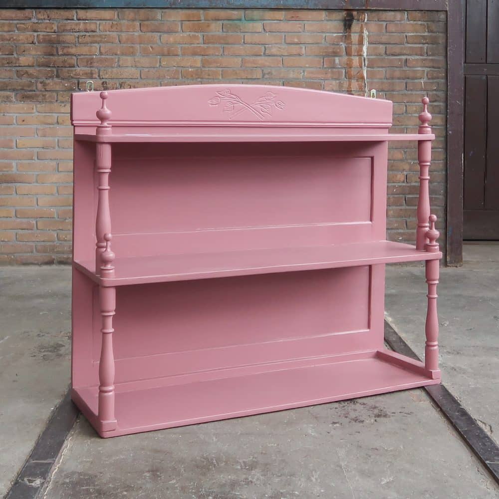 Brocante roze hangkast